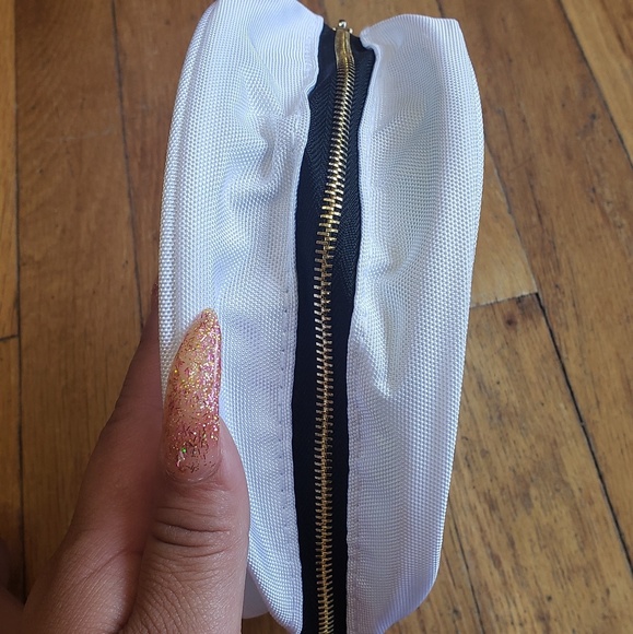 Marc Jacob travel bag, makeup bag - Picture 4 of 4